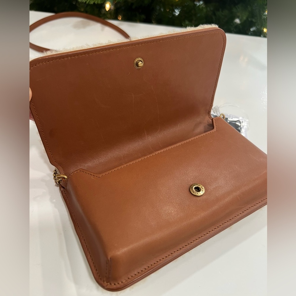 Saint Laurent Monogram shearling-paneled wallet on chain - Picture 6 of 12